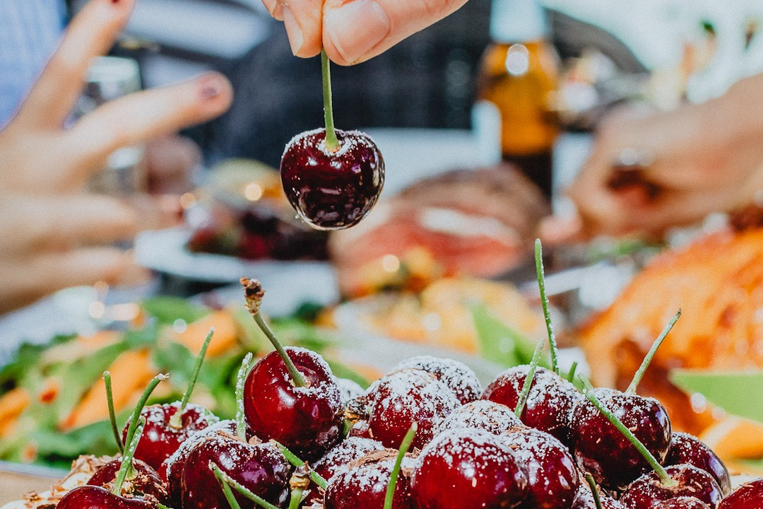 1kg Box of Local Sweet Cherry Valley Large Cherries