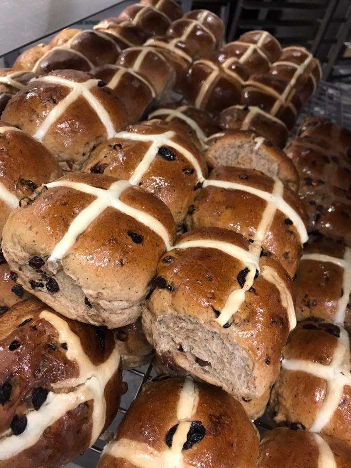 Traditional Hot Cross Buns - 6 Pack